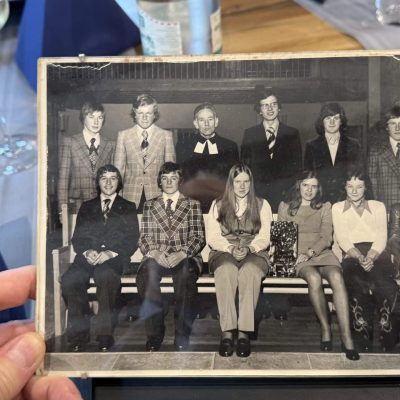 Konfirmationsbild der Gruppe aus dem Jahr 1975